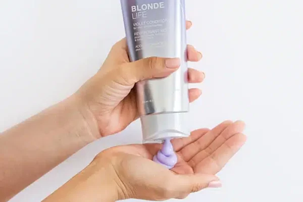 Joico Blonde Life Violet Conditioner 250ml – Regenerator za hladno plavu kosu